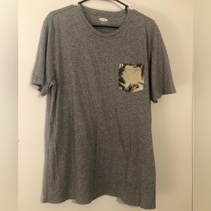 Old Navy - Men’s Tropical Print Patched Pocket Tee - Never Worn